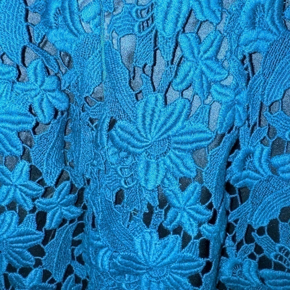 EUC Elie Tahari Floral Crochet Knit Teal Sheath Dress Size 8 US - Picture 6 of 9